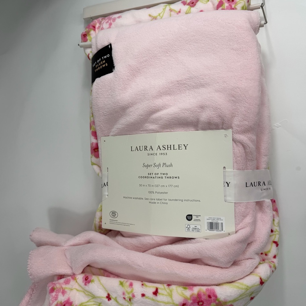 Laura Ashley Set of TWO Pink Plush Coordinating Throws ~ NWT ~ COQUETTE - Picture 8 of 8